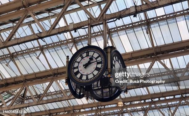 Waterloo Clock Platform Waterloo Clock Photos and Premium High Res Pictures - Getty Images