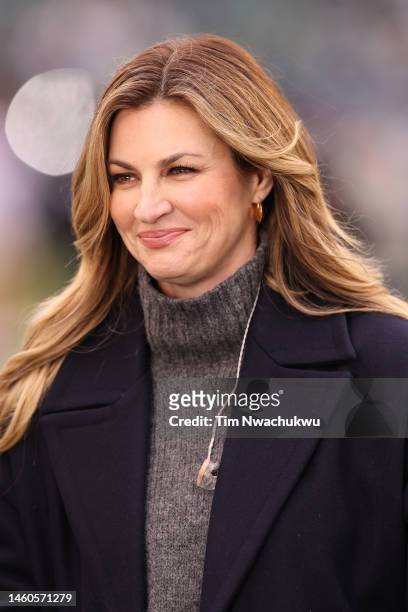 Sportscaster Erin Andrews smiles prior to the NFC Championship Game between the San Francisco 49ers and the Philadelphia Eagles at Lincoln Financial...