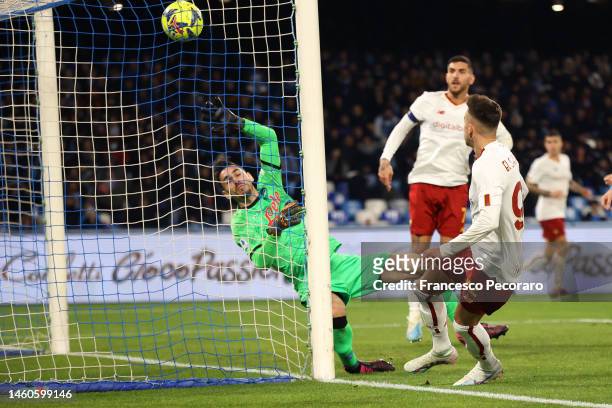 Stephan El Shaarawy of AS Roma scores the 1-1 goal during the Serie A match between SSC Napoli and AS Roma at Stadio Diego Armando Maradona on...