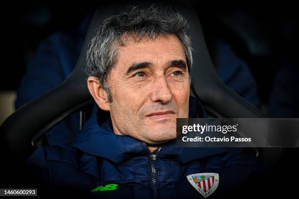 Ernesto Valverde, Head Coach of Athletic Club, looks on prior to the LaLiga Santander match between RC Celta and Athletic Club at Estadio Balaidos on...