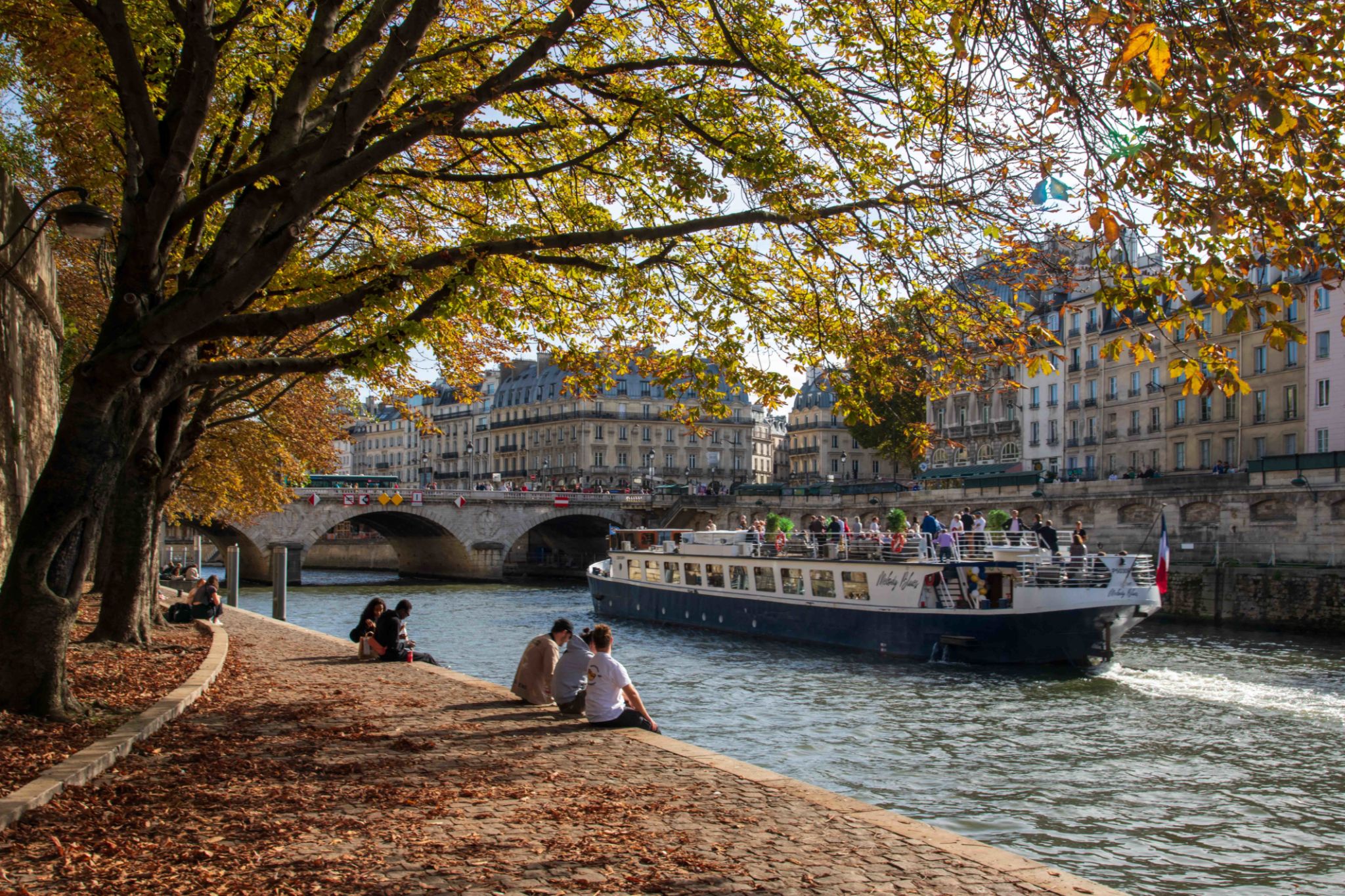 Autumn on the banks of the Seine River on the Ile de la Cité Autumn on the banks of the Seine River on the Ile de la Cité