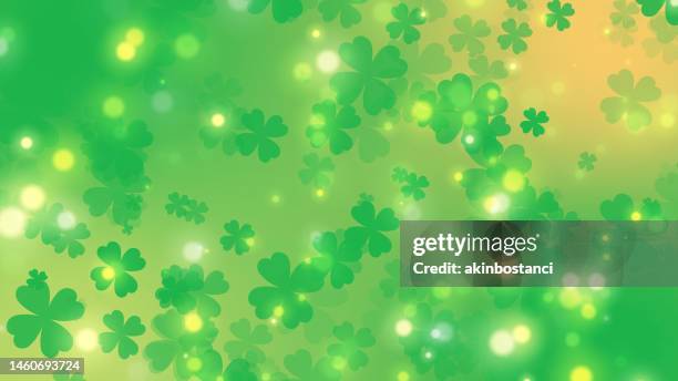 ilustraciones, imágenes clip art, dibujos animados e iconos de stock de cuatro hojas de trébol de fondo día de san patricio - clover