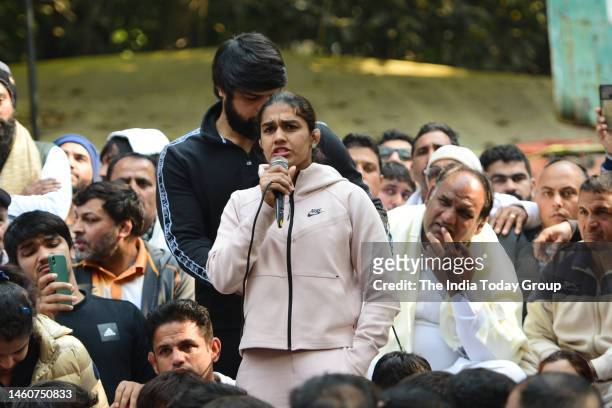 Babita Phogat comes with message from Govt. Wrestlers demand new federation during ongoing protest with other wrestlers against Wrestling Federation...