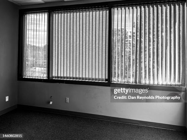 outaded office interior - recessed lighting ceiling stock pictures, royalty-free photos & images