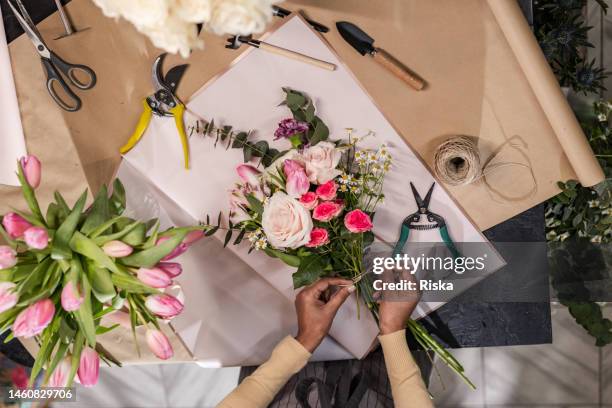 creative occupation - bloemstuk stockfoto's en -beelden