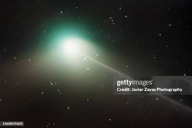 comet c/2022 e3 (ztf) the green comet - cometa imagens e fotografias de stock