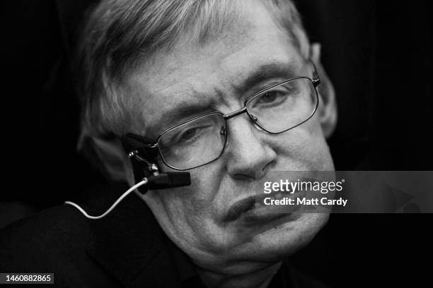 Stephen Hawking receives the Royal Society Copley Medal from the Royal Society on November 30 2006 in London, England. The Royal Society's Copley...