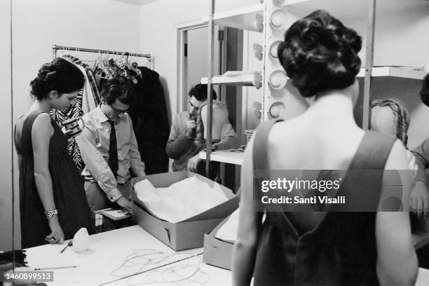 Richard Avedon prepares a shoot with Benedetta Barzini on April 10, 1967 in New York, New York.