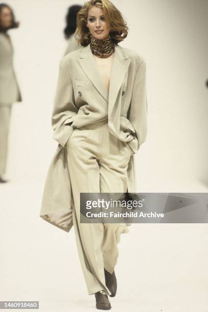 Christy Turlington Runway Photos and Premium High Res Pictures - Getty ...