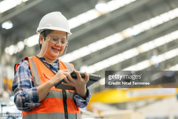 Factory Operations Manager Manufacturing Operations Management Photos and Premium High Res ...