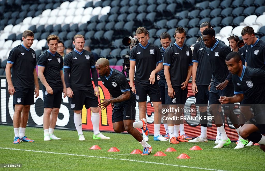 England's national team players take par