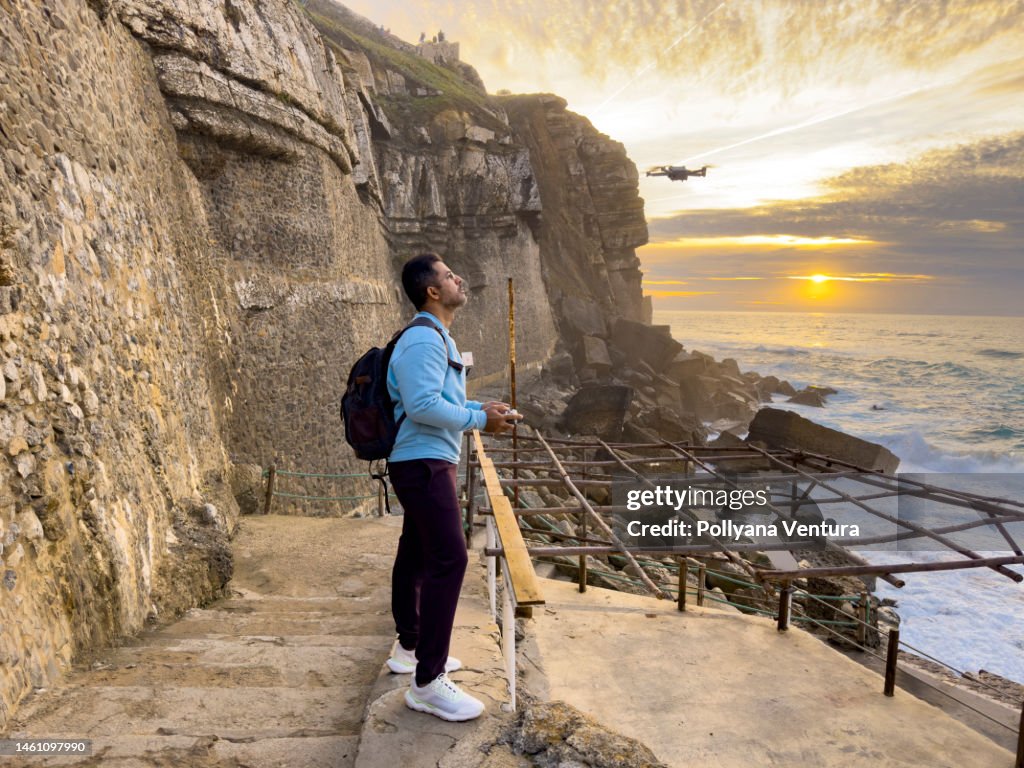 Drohnenpilot in Azenhas do Mar