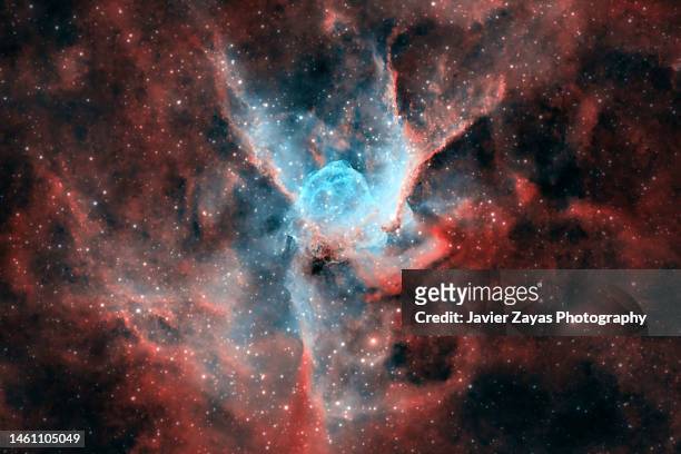 thor's helmet nebula - ngc 2359 - astrophysics fotografías e imágenes de stock