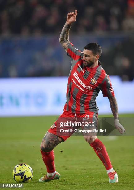 Cristian Buonaiuto of US Cremonese in action during the Serie A match between US Cremonese and FC Internazionale at Stadio Giovanni Zini on January...