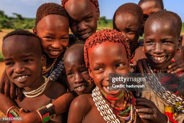 groupe de happy enfants africains, orient et en afrique - hamar photos et images de collection