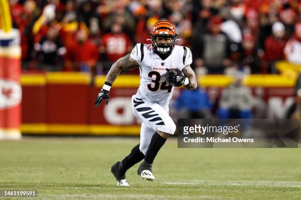 Samaje Perine of the Cincinnati Bengals runs with the ball during the AFC Championship NFL football game between the Kansas City Chiefs and the...
