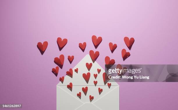 valentine's day greeting card with envelope and hearts and copyspace  ,3d render - 3d render pencils stock-fotos und bilder