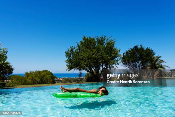 Pool Side Viewing Swimming Pool Water Side View Photos and Premium High Res Pictures ...