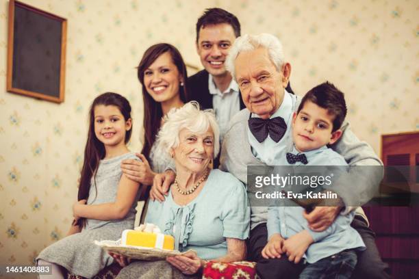 feliz cumpleaños! - great grandmother fotografías e imágenes de stock