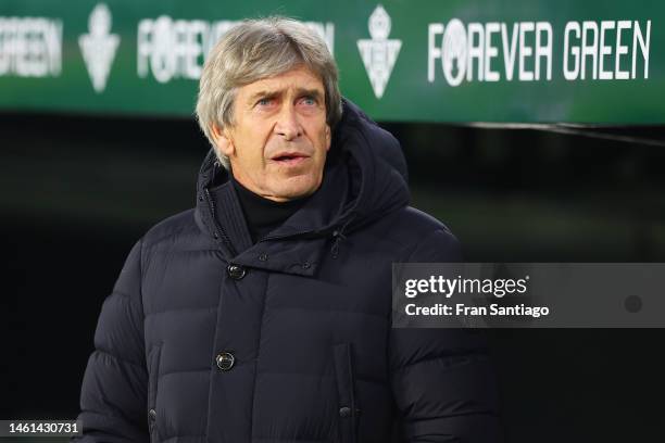 Manuel Pellegrini, Head Coach of Real Betis, looks on prior to the LaLiga Santander match between Real Betis and FC Barcelona at Estadio Benito...