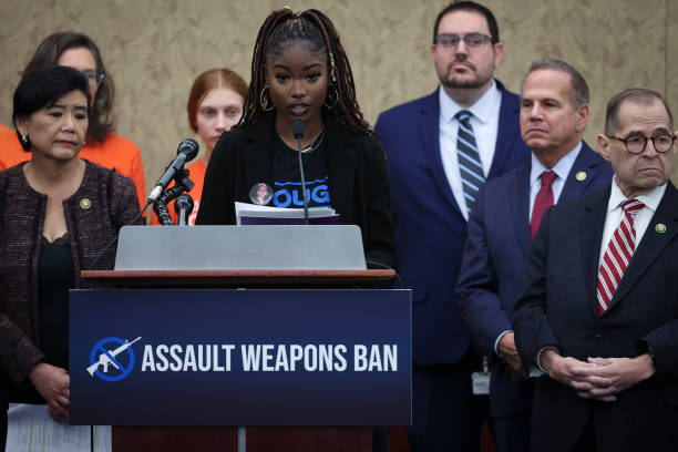 DC: Democratic Representatives Introduce Assault Weapons Ban Act