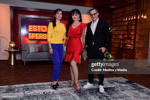 Raquel Rocha, Maribel Guardia and Alexis Nuñez pose for a photo during the press conference for the talk show 'Esto Ya Es Personal' at Televisa San...
