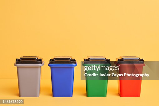 Different Color Recycling Garbage Container