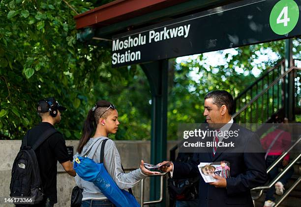 11 Mosholu Parkway Station Stock Photos, HighRes Pictures, and Images