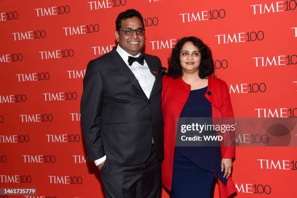 Vijay Shekhar Sharma, Mridula Sharma