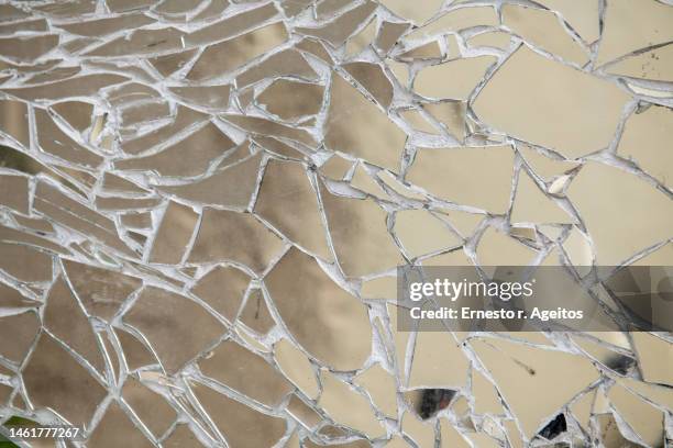 broken mirror wall - cracked mirror stock pictures, royalty-free photos & images