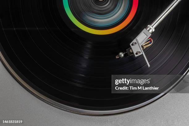 vintage record player in motion - vintage record player no people stock-fotos und bilder