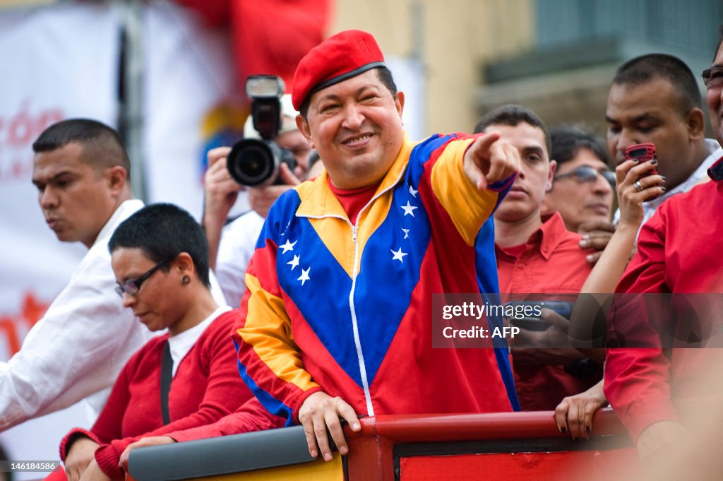 TOPSHOT-VENEZUELA-ELECTION-CAMPAIGN-CHAVEZ