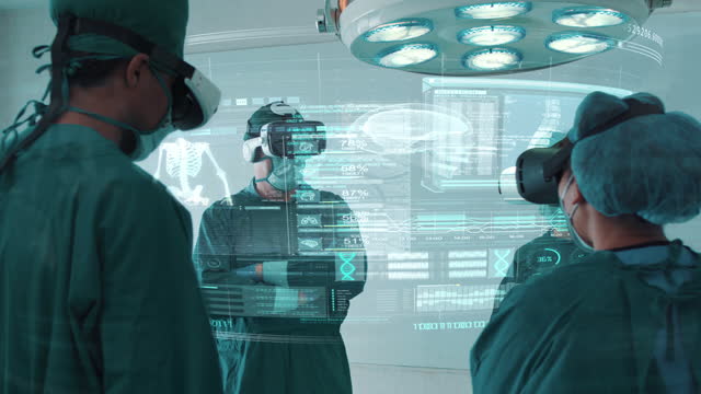 현대 실험실에서 VR 및 HUD 홀로그램을 사용하는 4k 해상도 외과의, 질병 치료, 의료 및 건강 관리 기술의 혁신과 미래를 찾고