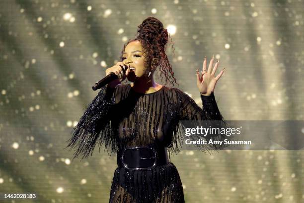 Chlöe performs onstage during Recording Academy Honors Presented by the Black Music Collective at Hollywood Palladium on February 02, 2023 in Los...