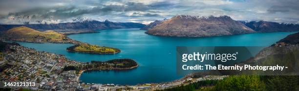 queenstown panorama as seen from the ultimate viewpoint, skyline - lake wakatipu stock pictures, royalty-free photos & images
