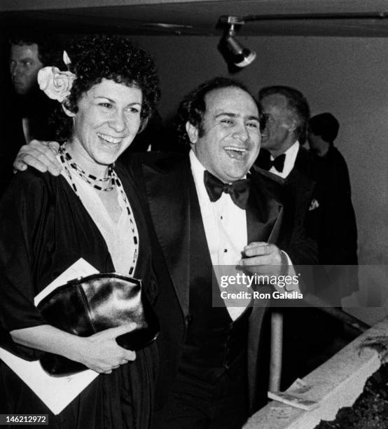 Rhea Perlman and Danny DeVito attend 36th Annual Golden Globe Awards on January 27, 1986 at the Beverly Hilton Hotel in Beverly Hills, California.