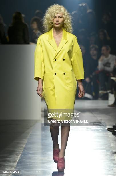 Aline Weber walks the runway during the Alexandre Herchcovitch show as part of the Sao Paulo Fashion Week Spring/Summer 2013 on June 11, 2012 in Sao...