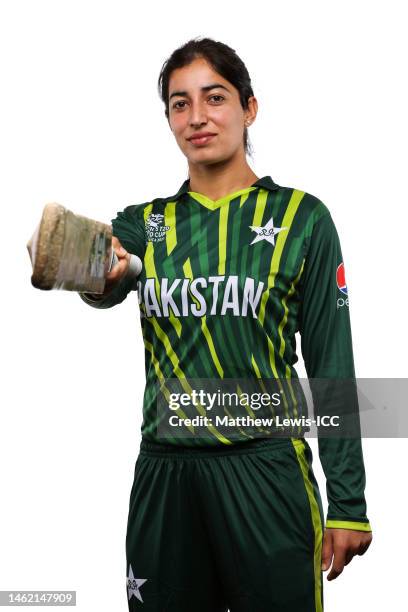 Alli Riaz Aliya Riaz Photos and Premium High Res Pictures - Getty Images