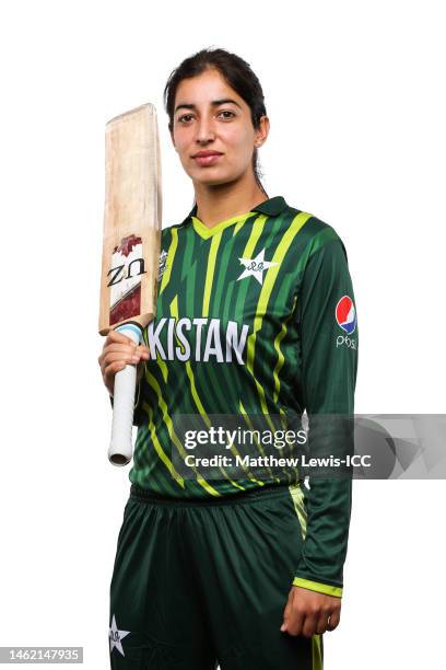 Alli Riaz Aliya Riaz Photos and Premium High Res Pictures - Getty Images