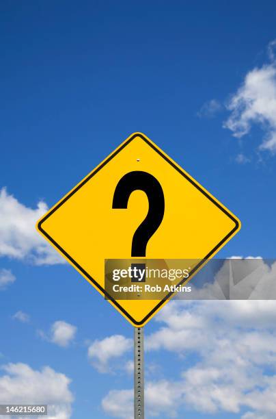 Question Mark Traffic Sign Photos et images de collection - Getty Images