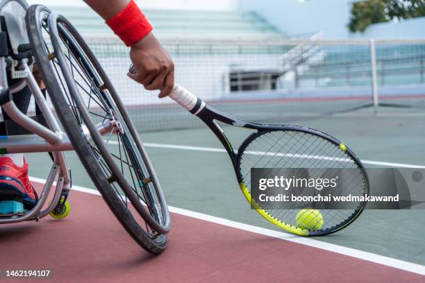 handicapped tennis player - wheelchair tennis stock pictures, royalty-free photos & images