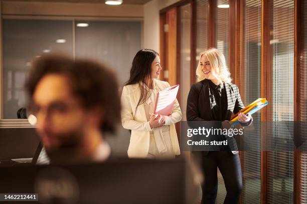 office trainee with manager - law stock pictures, royalty-free photos & images