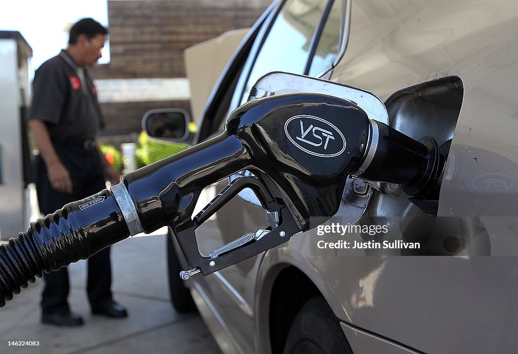 California Gas Prices Fall 9.6 Cents In One Week