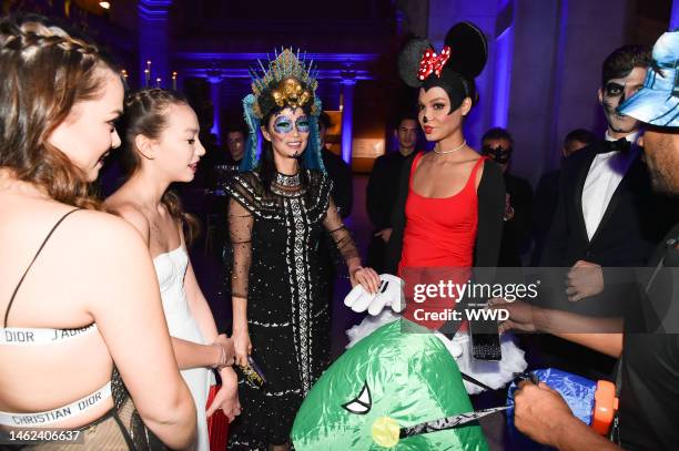 Chloe Murdoch, Wendi Deng Murdoch, Joan Smalls