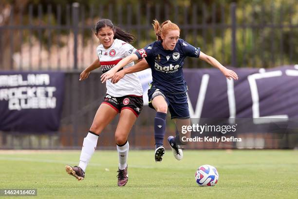 Beatrice Goad of Melbourne Victory competes for the ball against Alexia Apostolakis of the Wanderers during the round13 A-League Women's match...
