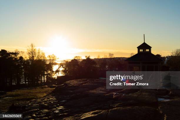 sunset at korkeasaari zoo - sunset zoo stock pictures, royalty-free photos & images