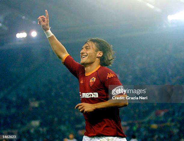 As Roma Totti Roma Fc 2002 Photos and Premium High Res Pictures - Getty Images