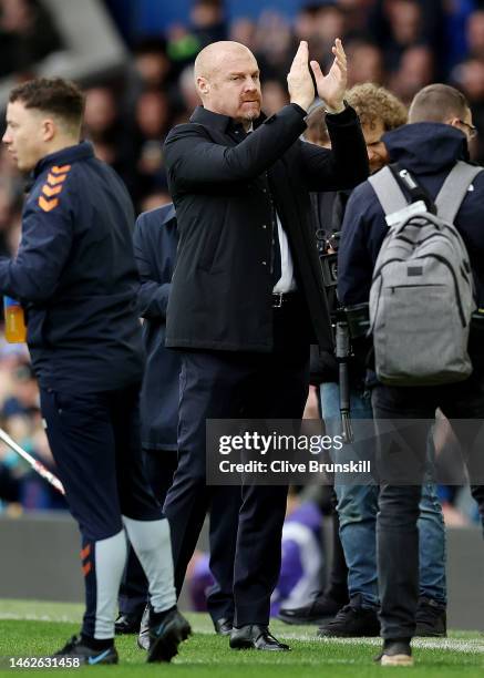 Sean Dyche, Manager of Everton, applauds fans prior to the Premier League match between Everton FC and Arsenal FC at Goodison Park on February 04,...