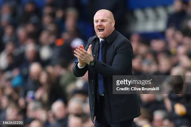 Sean Dyche, Manager of Everton, reacts during the Premier League match between Everton FC and Arsenal FC at Goodison Park on February 04, 2023 in...
