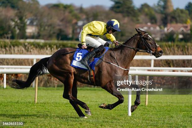 Michael O'Sullivan riding Good Land clear the last to win The Nathaniel Lacy & Partners Solicitors '50,000 Cheltenham Bonus For Stable Staff' Novice...